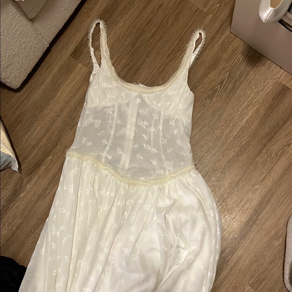 Elegant White Maxi Dress